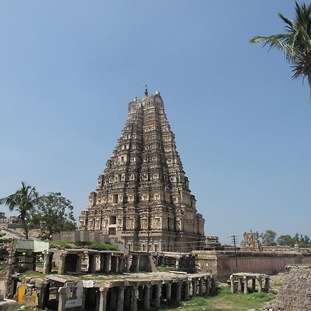 Om Shiva Guest House Hampi Eksteriør billede