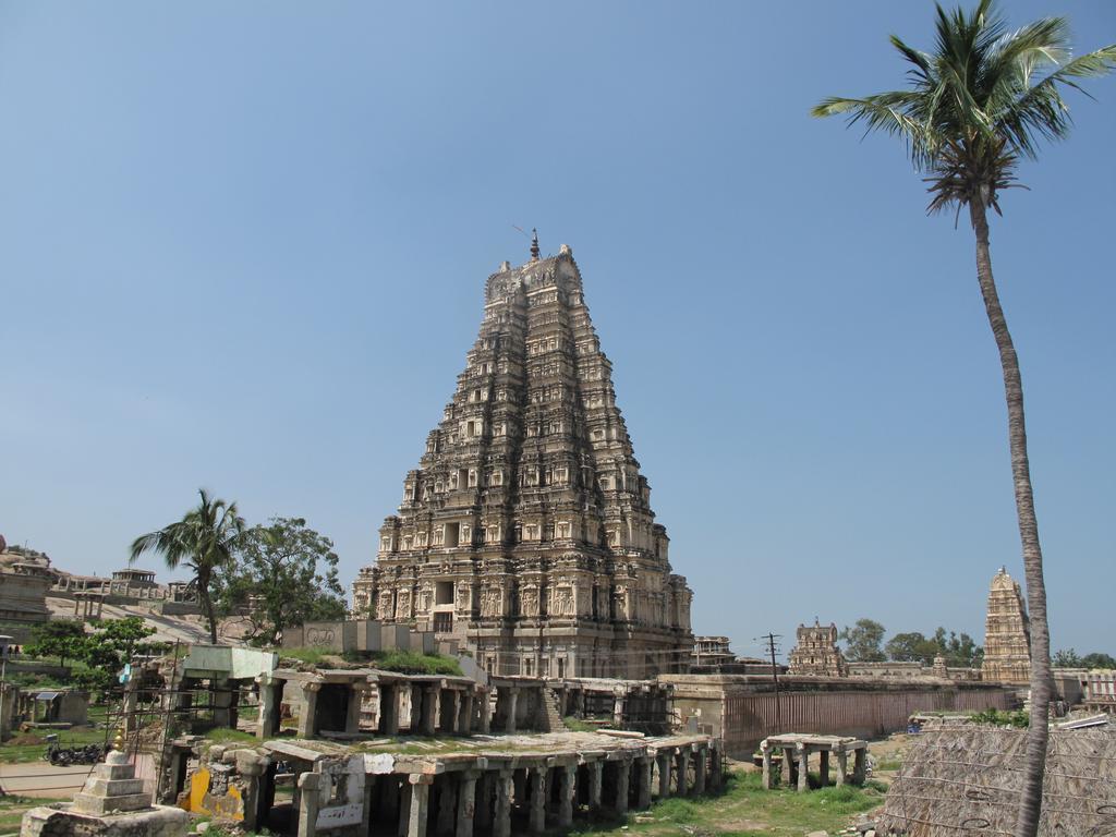 Om Shiva Guest House Hampi Eksteriør billede